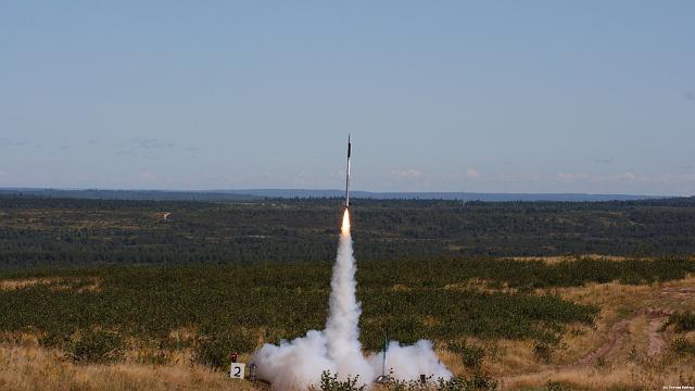 2009Sept_Rage_at_the_Gage012w.jpg - Fusée: Vertical Assault - Mark Roberts Moteur Aerotech K185W Photo: (C)Thomas Raithby