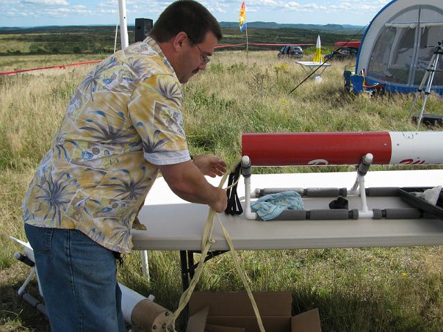 IMG_1638s.jpg - Tom préparant sa Dream Weiver Photo: (C) André Choquette